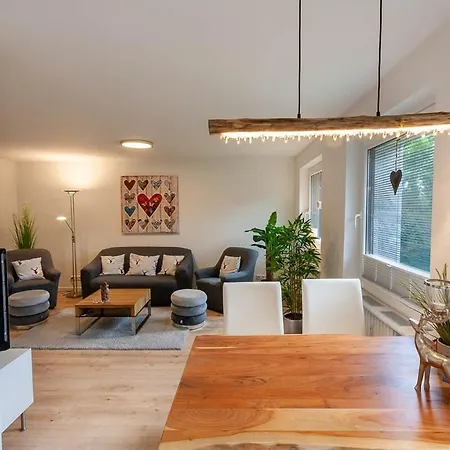 Apartment Meisiek Mit Balkon